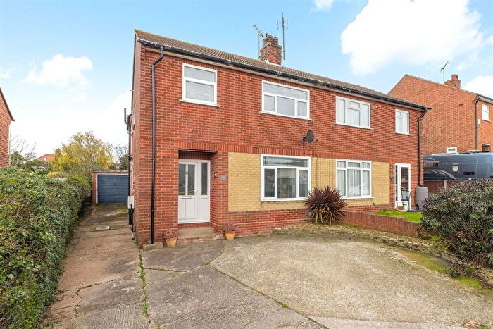 4 Bedroom Semi Detached House For Sale In Downs Avenue, Whitstable, CT5