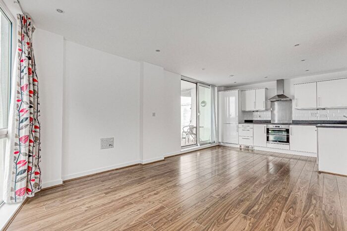 2 Bedroom Flat To Rent In Burgoyne House, Ealing Road, TW8