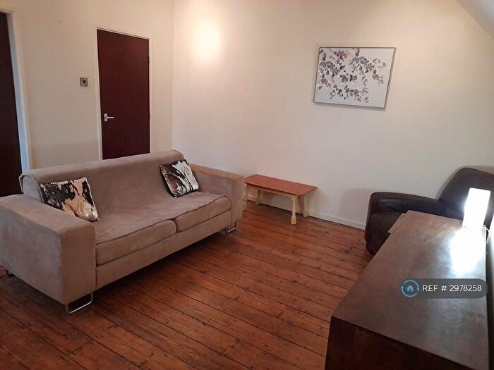 1 Bedroom Flat To Rent In Palatine Road, Manchester, M20