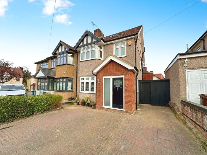4 Bedroom Semi Detached House For Sale In Greencourt Avenue, Edgware, HA8