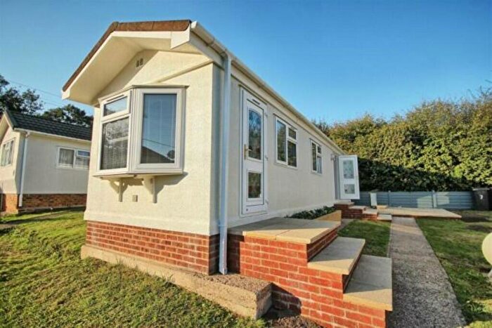 1 Bedroom Mobile Home For Sale In Ashleigh Park, Barwick, Ware, SG11