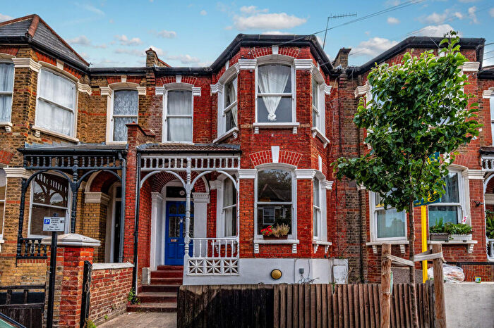 2 Bedroom Flat For Sale In Sandrock Road, Lewisham, London, SE13