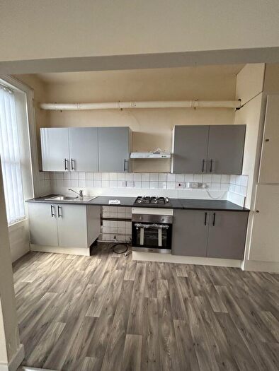 1 Bedroom Flat To Rent In One Bedroom Apartment - Kensington, L6