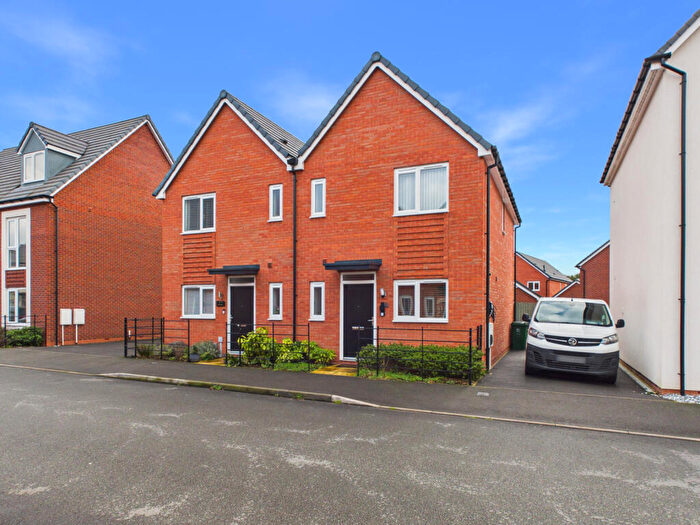 3 Bedroom Semi Detached House For Sale In Carsington Road, Hilton, DE65