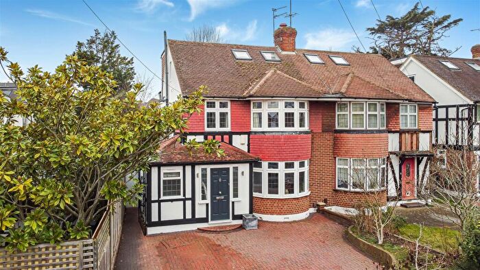 4 Bedroom Semi Detached House For Sale In Garth Close, Kingston Upon Thames, KT2