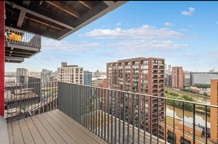 1 Bedroom Apartment To Rent In Defoe House, London, E14