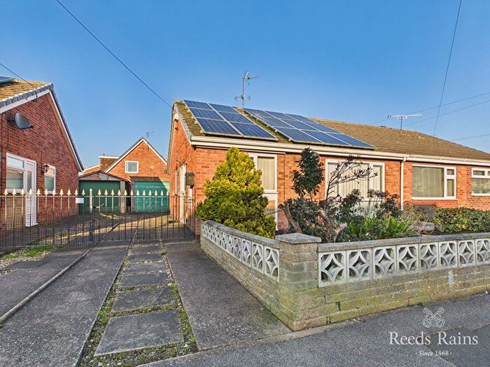 2 Bedroom Bungalow For Sale In Astral Way, Sutton-On-Hull, Hull, East Yorkshire, HU7