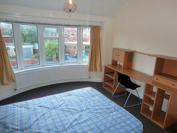 3 Bedroom Semi-Detached House To Rent In Weld Road, Withington, M20