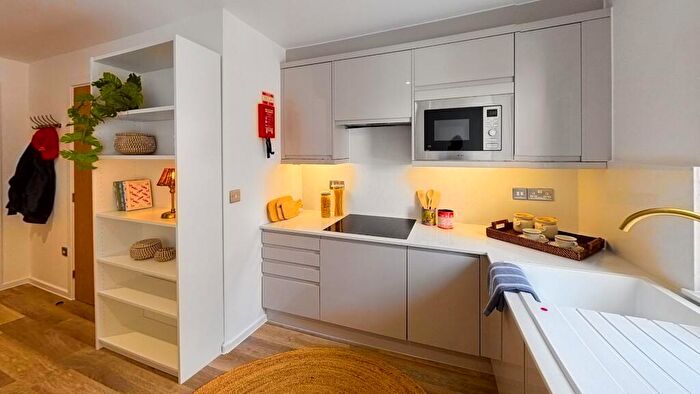 Studio To Rent In Gold Goodwood- Studio |Verney St, EX1