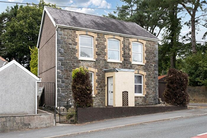 3 Bedroom Detached House For Sale In Heol Cwmmawr, Drefach, Llanelli, SA14