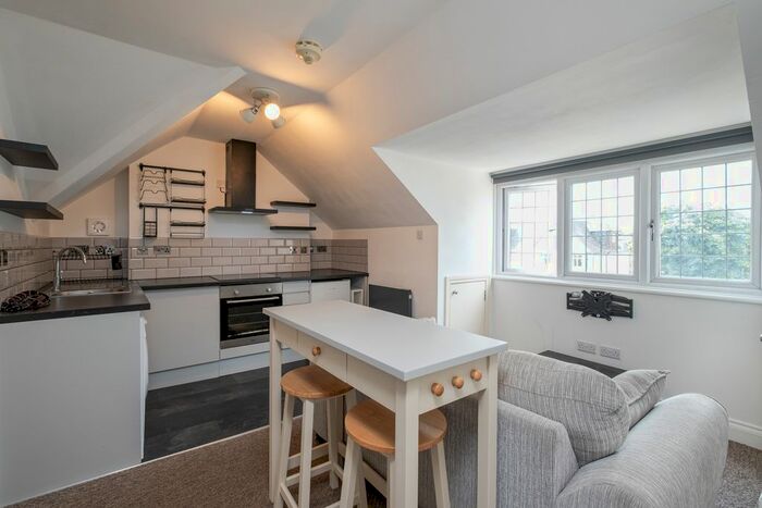 Studio To Rent In Drewstead Road, London, SW16