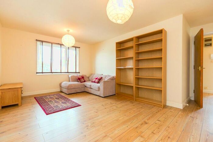 1 Bedroom Apartment To Rent In Heddington Grove, Islington, London, N7