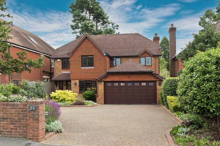 5 Bedroom Detached House To Rent In Sidney Road, Walton On Thames, KT12