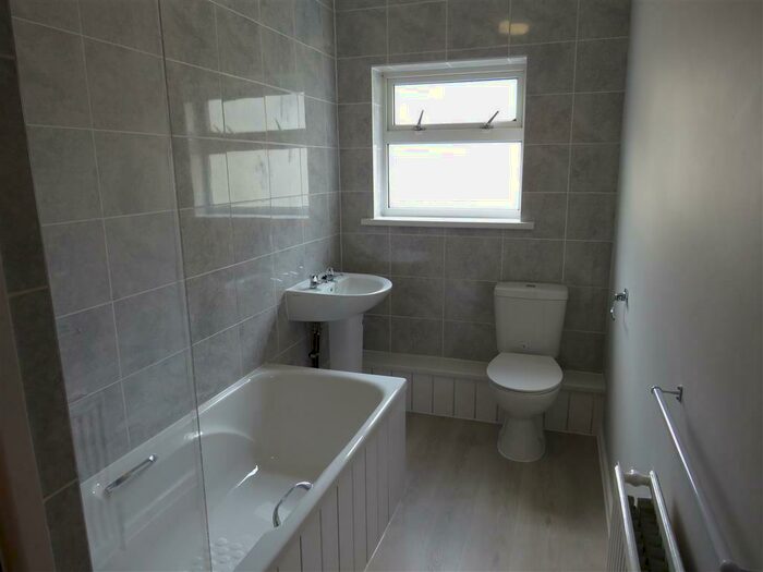 1 Bedroom Flat To Rent In Headland Park, Plymouth, PL4