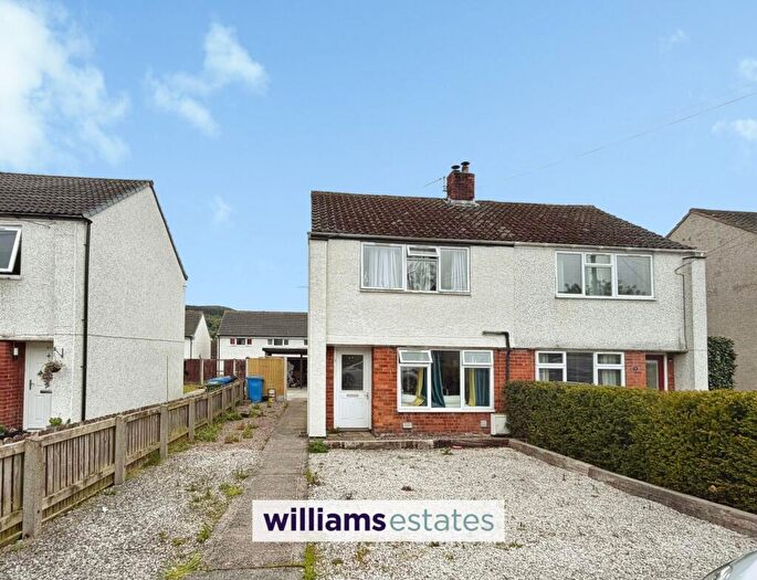 3 Bedroom Semi-Detached House For Sale In Maesafallen Estate, Corwen, LL21