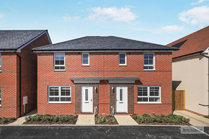 3 Bedroom Semi-Detached House To Rent In Tangmere Road, Hailsham, BN27