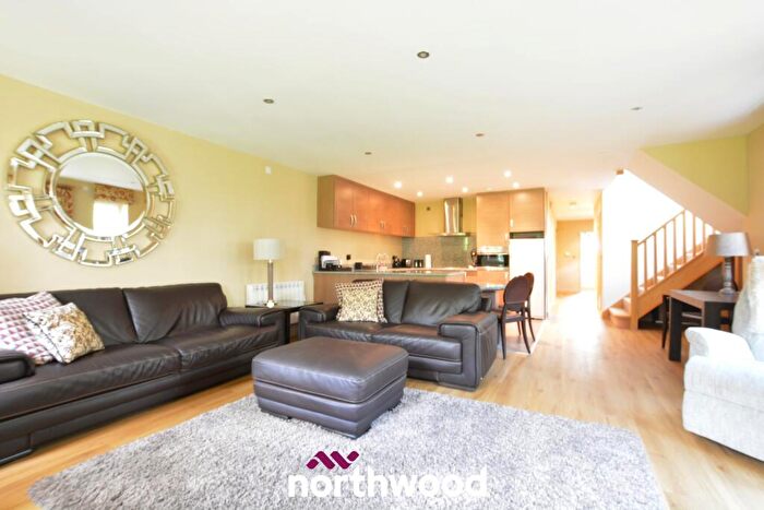 2 Bedroom Mews For Sale In Milestone Court, Bessacarr, Doncaster, DN4