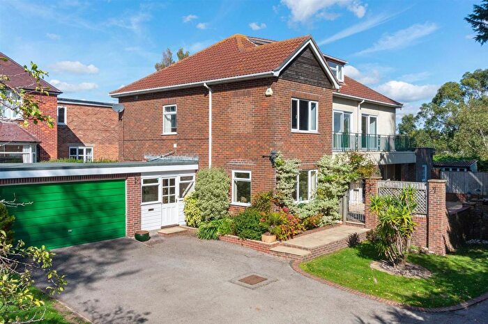 5 Bedroom Detached House For Sale In Lynmoor Road, Weymouth, DT4