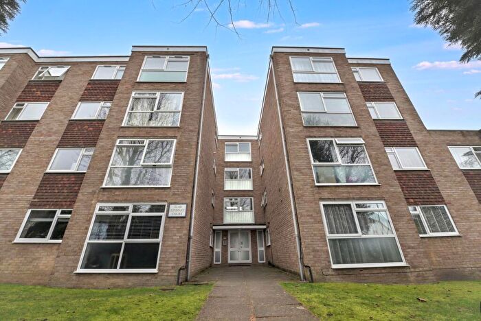 1 Bedroom Flat For Sale In Sherwood Park Road, Lindsay Court, SM1