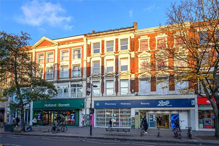 1 Bedroom Flat For Sale In Holloway Road, Holloway, Islington, London, N7