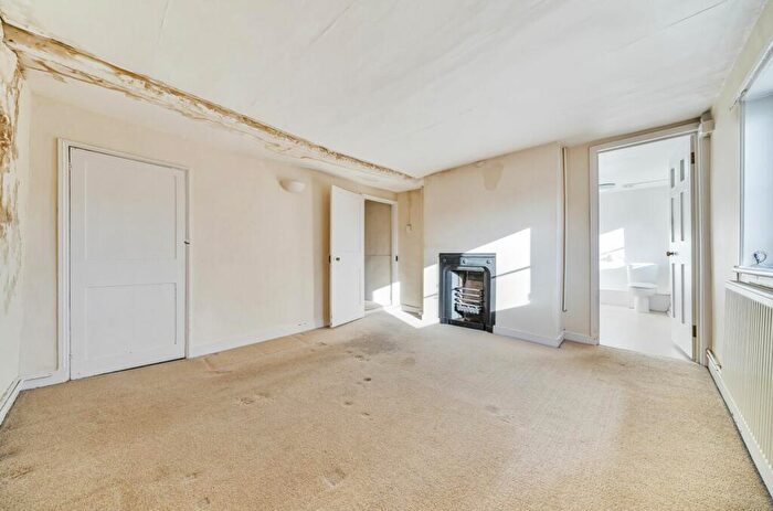 3 Bedroom Terraced House For Sale In St. Pancras, Chichester, PO19