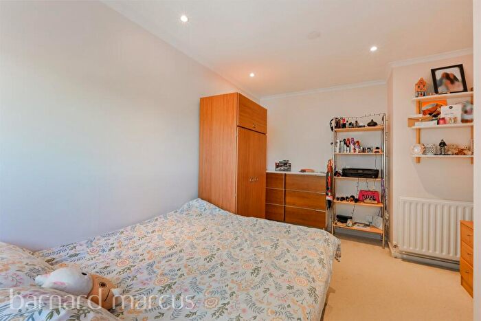 3 Bedroom Terraced House For Sale In Foxley Close, Redhill, RH1