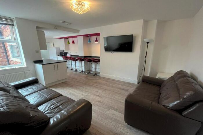 6 Bedroom Maisonette To Rent In Tavistock Road, Jesmond, Newcastle Upon Tyne, NE2