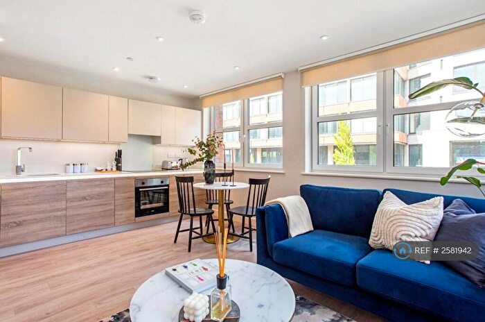 2 Bedroom Flat To Rent In Richmond House, Bournemouth, BH2