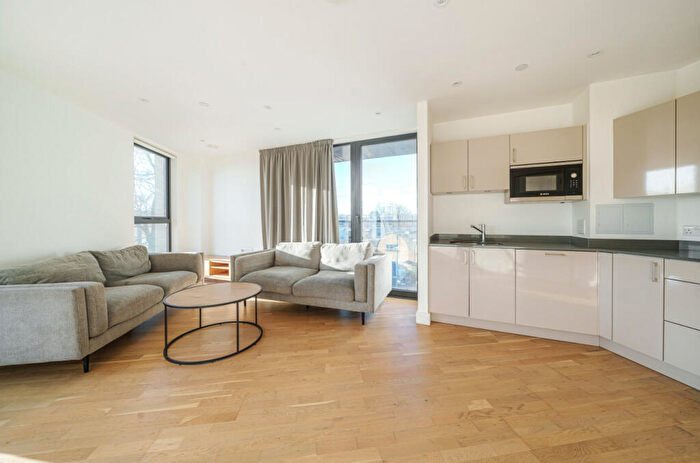 2 Bedroom Apartment To Rent In Burgess Springs, Chelmsford, CM1