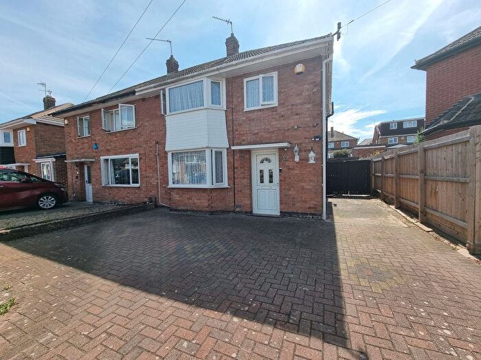 3 Bedroom Semi-Detached House For Sale In Ferndale Road, Thurmaston, Leicester, LE4