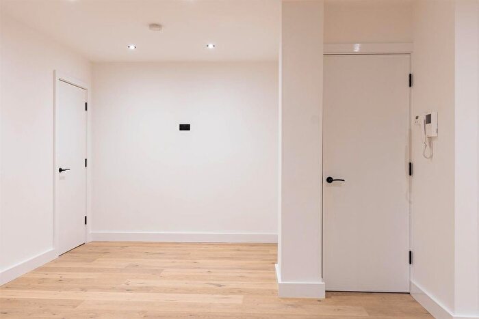2 Bedroom Flat For Sale In Ellesmere Street, Manchester, M15