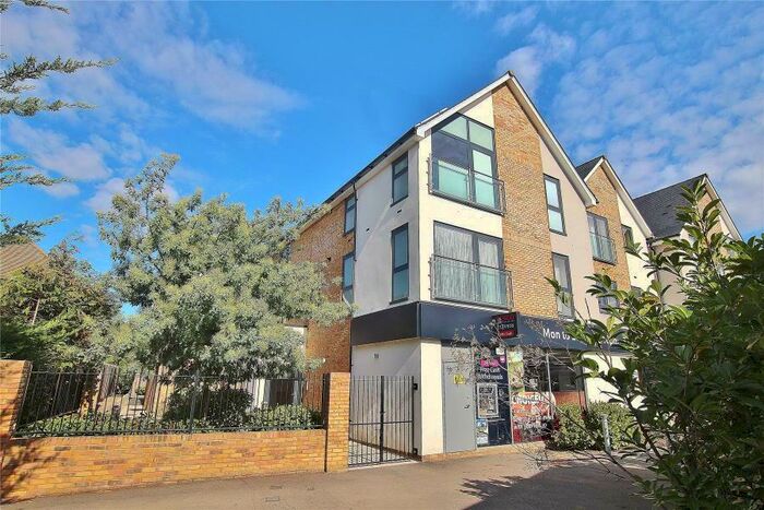 2 Bedroom Flat To Rent In Woking, GU21