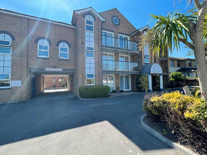 2 Bedroom Flat To Rent In Weymouth, DT4