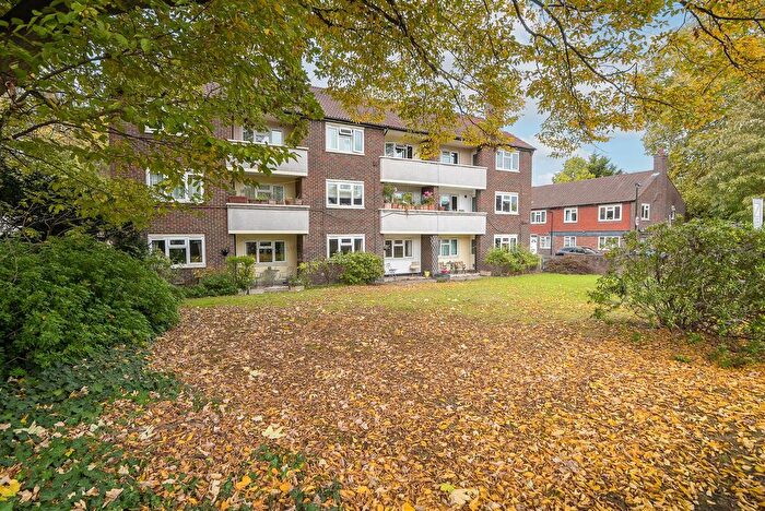 1 Bedroom Maisonette For Sale In Brick Farm Close, Richmond, TW9