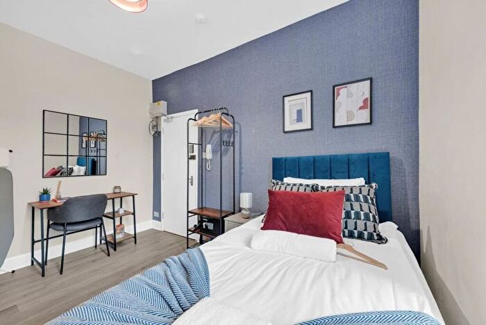 1 Bedroom Studio To Rent In Wightman Road, Haringey, London, N8