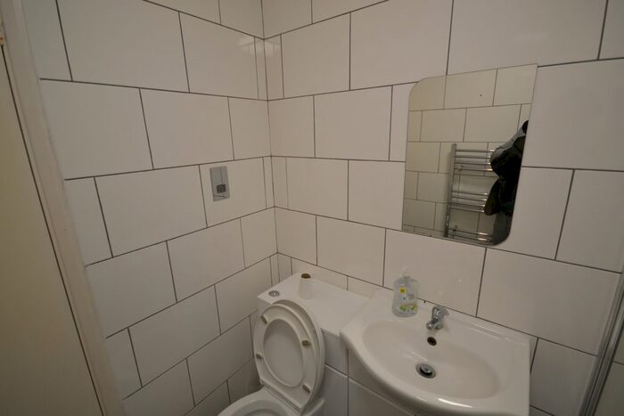 Studio To Rent In Express Drive, Ilford, IG3