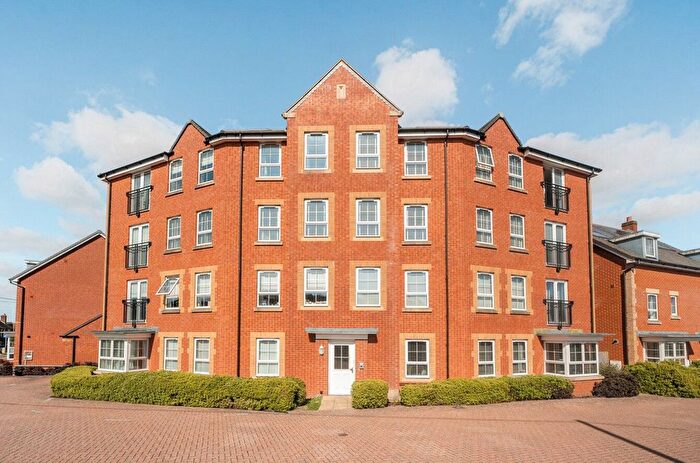 2 Bedroom Flat For Sale In Bamber Close, West End, Southampton, SO30