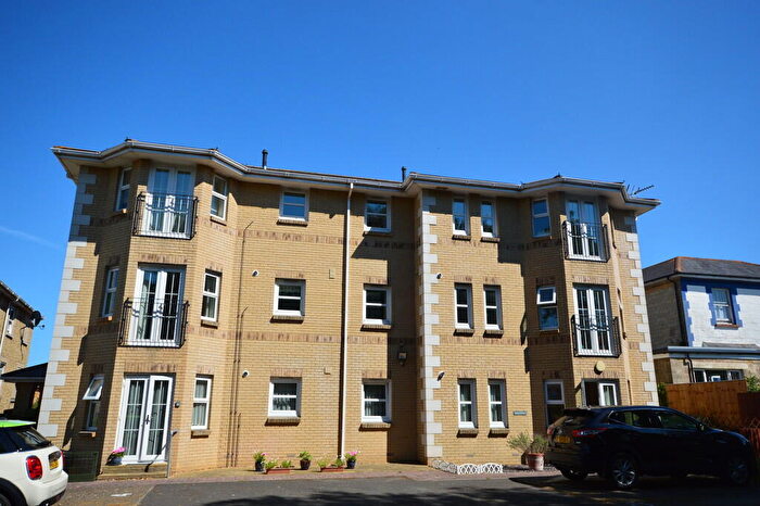 2 Bedroom Detached House To Rent In Broadway, Sandown, PO36