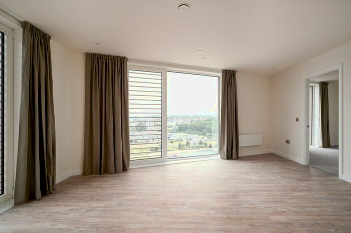 2 Bedroom Flat To Rent In Gillingham Gate Road, Chatham, ME4