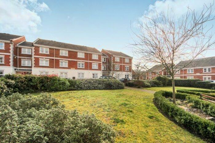 1 Bedroom Flat To Rent In St. Lukes Square, Guildford, GU1