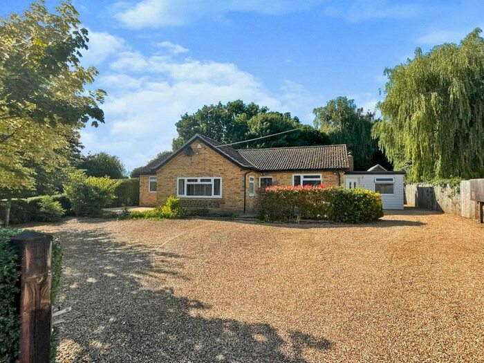 3 Bedroom Detached Bungalow For Sale In Stoney Road, Roydon, King's Lynn, PE32
