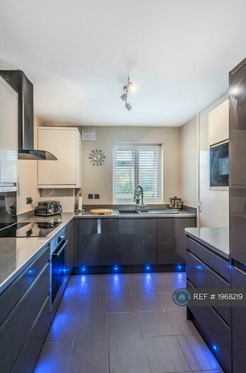 2 Bedroom Flat To Rent In Invicta Road, Blackheath, SE3