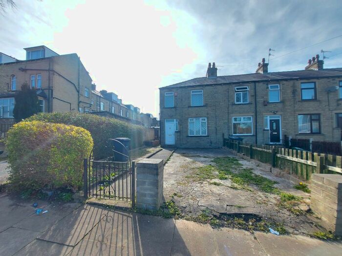 3 Bedroom Semi-Detached House To Rent In Birch Lane, West Bowling, Bradford, BD5