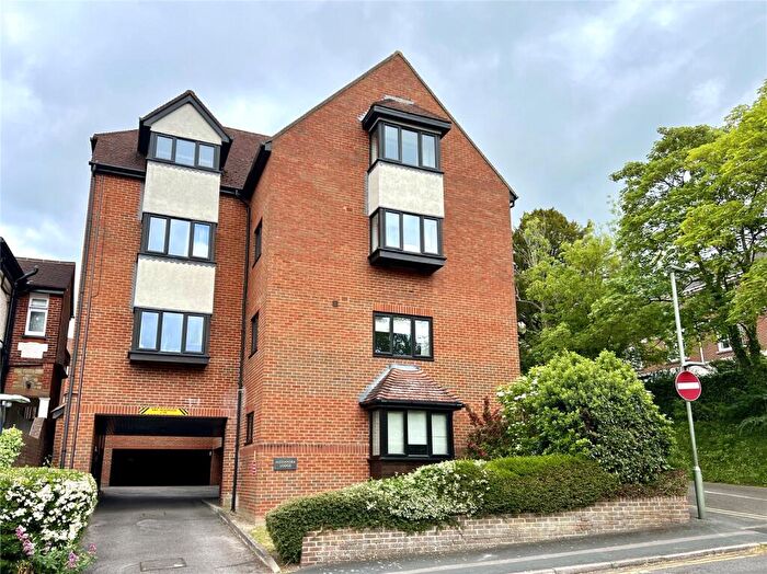 1 Bedroom Apartment For Sale In Baillie Road, Guildford, Surrey, GU1