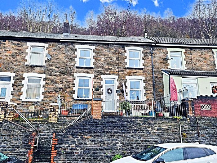 3 Bedroom Cottage For Sale In Aelybryn, Pantygraigwen, Pontypridd, CF37