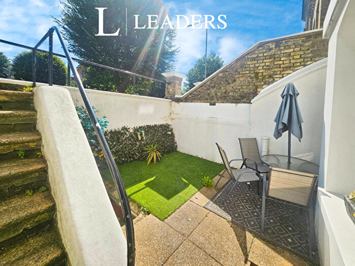 Flat To Rent In Cromwell Road, Hove, BN3