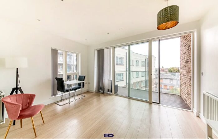 1 Bedroom Flat For Sale In Cherry Orchard Road, Croydon, CR0