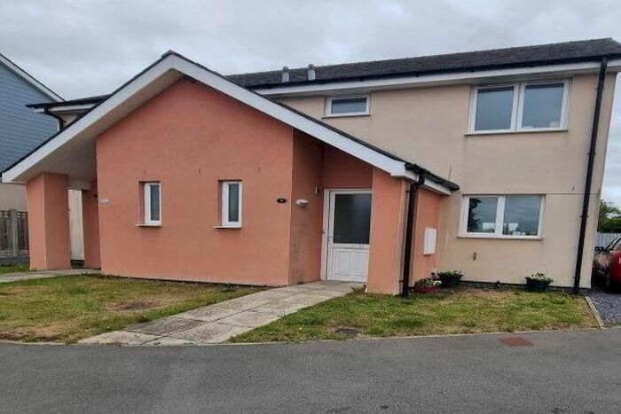 3 Bedroom Semi-Detached House To Rent In Stad Ty Gwyn, Llanfairpwllgwyngyll, LL61