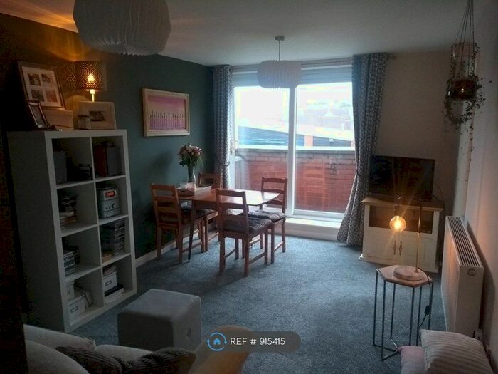 2 Bedroom Flat To Rent In St. Johns Court, Bristol, BS3