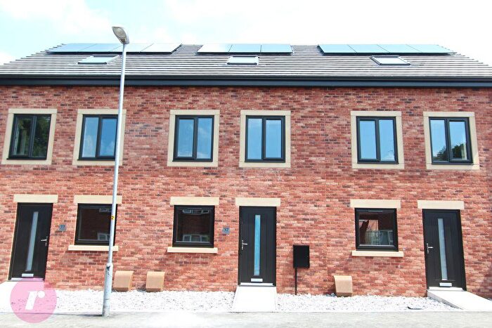 4 Bedroom Town House For Sale In Schofield Street, Heywood, OL10